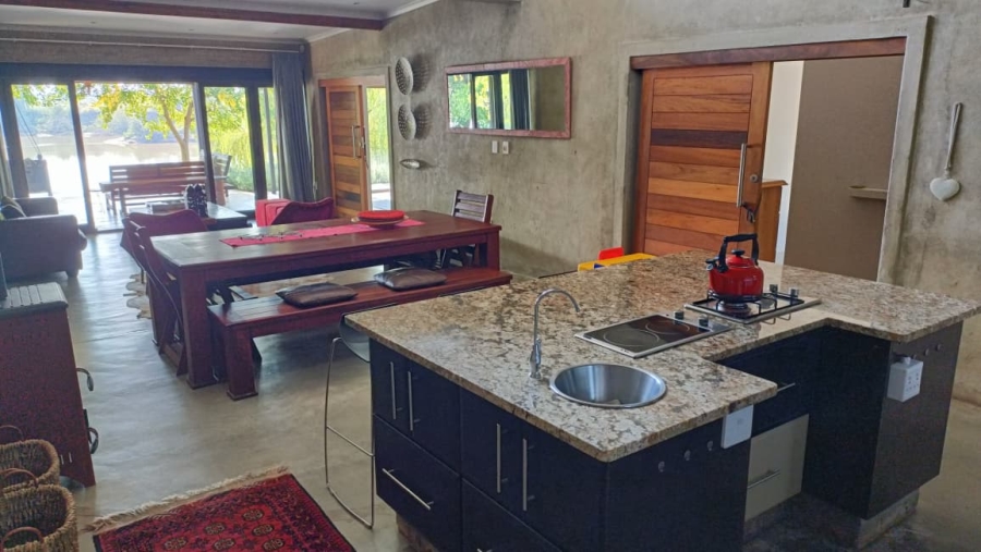 4 Bedroom Property for Sale in Viljoenskroon Rural Free State